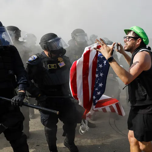 Goh, meeste Amerikanen blijken helemaal niet gediend van fascistische Trump-razzia's