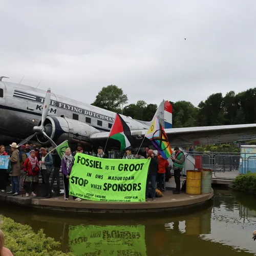 Extinction Rebellion blokkeert ‘The Flying Dutchman’ in Madurodam