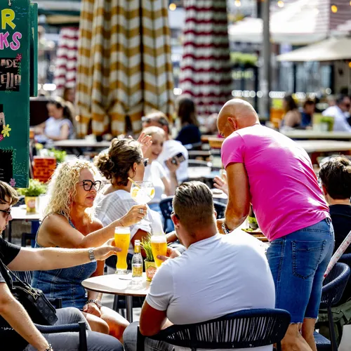 Veilige hoeveelheid alcohol drinken bestaat niet, Gezondheidsraad wil gangbare norm op nul drankjes