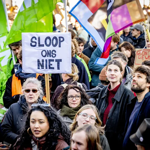 Stop met zondebokken zoeken in de woningcrisis