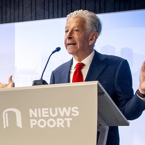 Plasterk, hou op met je morele goochelarij
