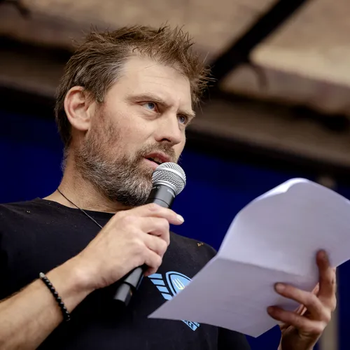 Nieuwe intimidatie-actie FDF: extremistische boeren sturen deurwaarders op Statenleden af