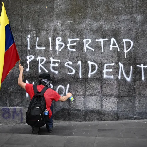 Uw media en politici steunen actief de veldtocht van Trump