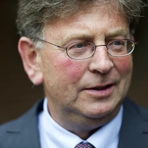 Oud-PvdA-politicus Jacques Wallage (79) overleden