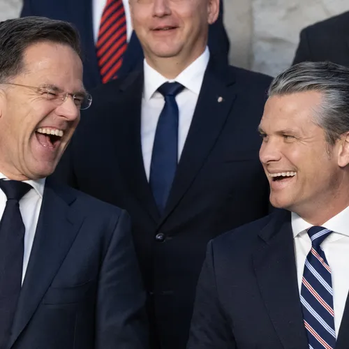 Pete Hegseth is geen kruisvaarder ondanks dat ‘Deus vult’ op zijn borst