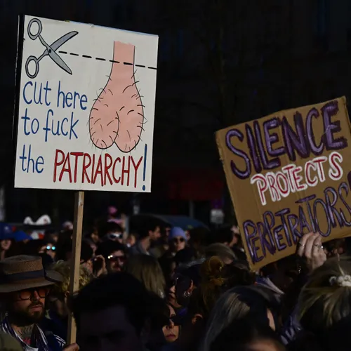 Laat mannen voortaan zelf de mannentax betalen