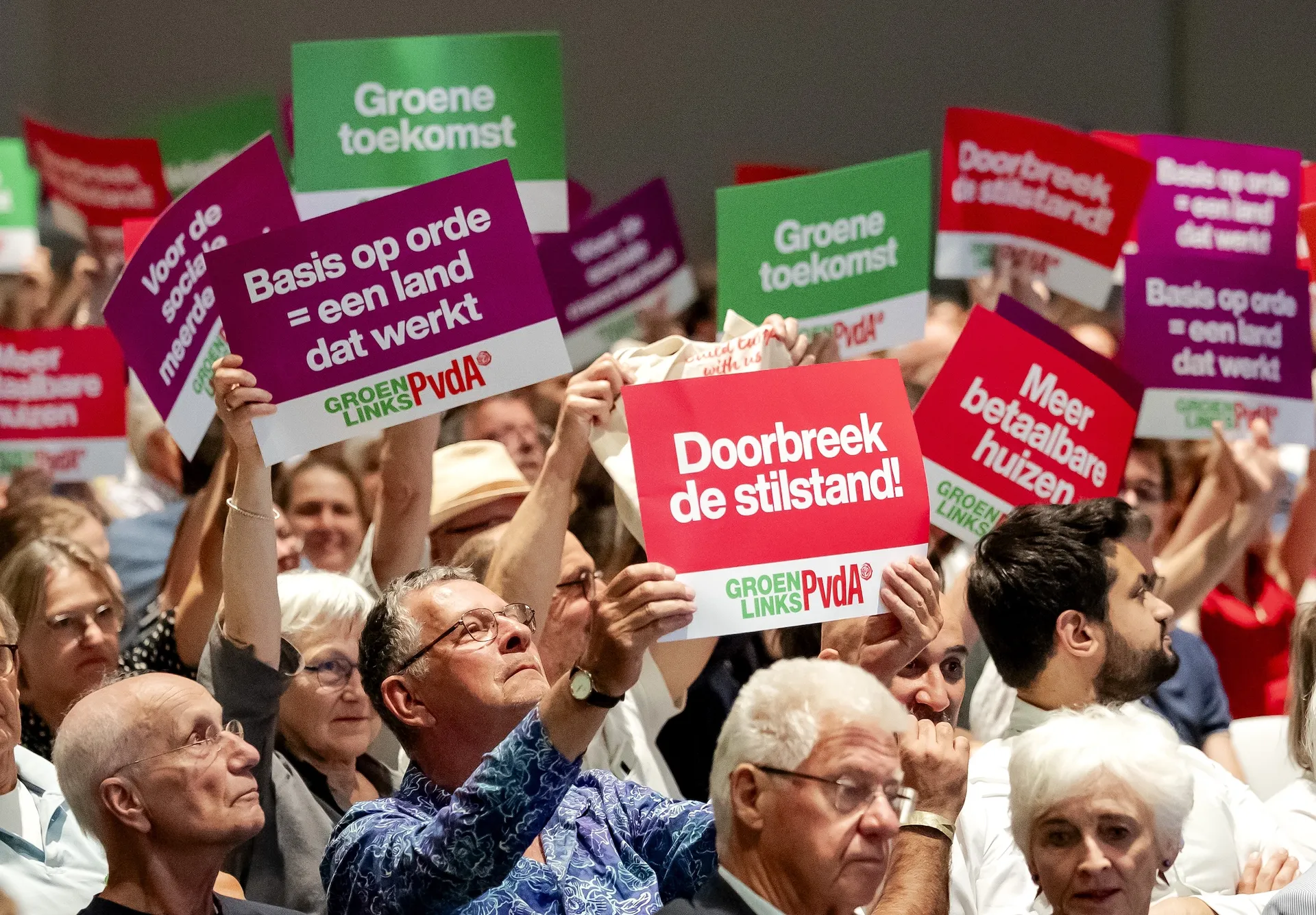 圧倒的多数派のgroenlinksとpvdaは、イスラエルのワペネムバルゴテロ州に投票します-joop