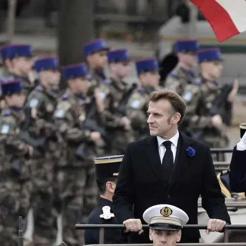 Stafchef Franse strijdkrachten: 'Ouders moeten weer bereid zijn hun kinderen op te offeren'