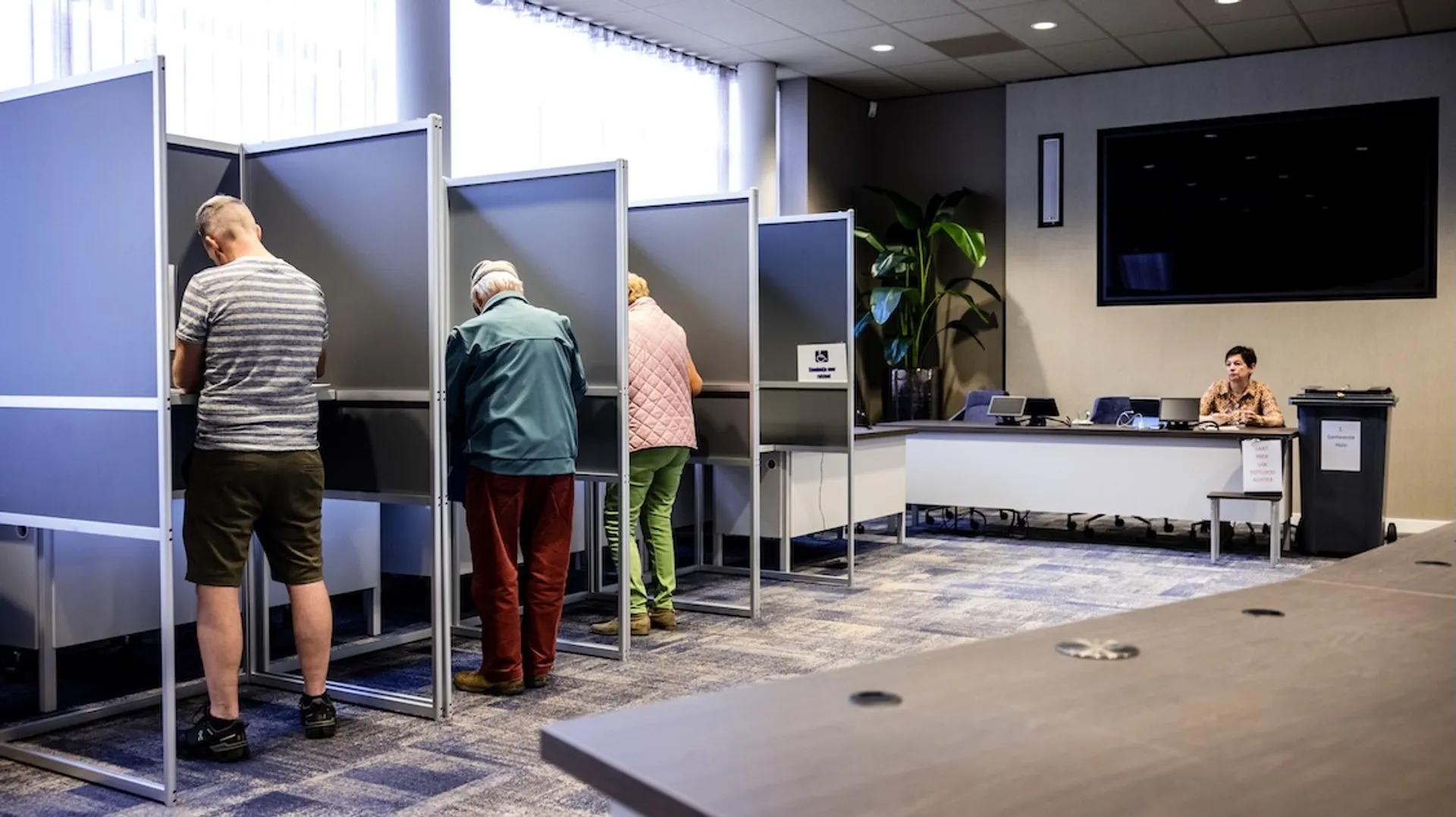 Afbeelding van Het parlementarisme is failliet, tijd om de gekozen volksvertegenwoordiging af te schaffen