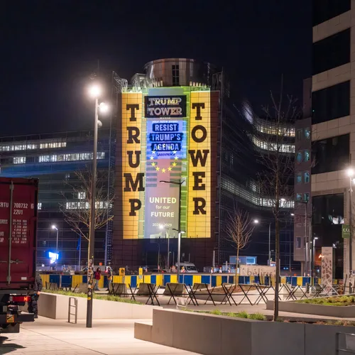 Greenpeace verandert EU-hoofdkwartier in Trump Tower