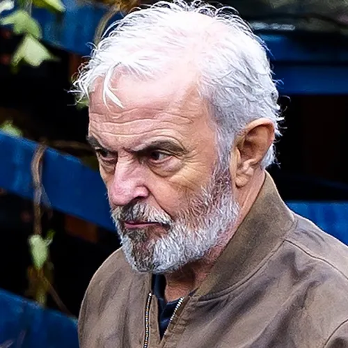 Huub Stapel laat zich bang maken met sharia-fantasieën