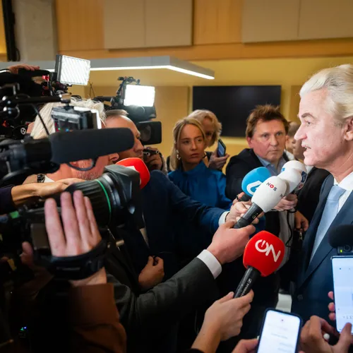 Een land kruipt in zijn schulp