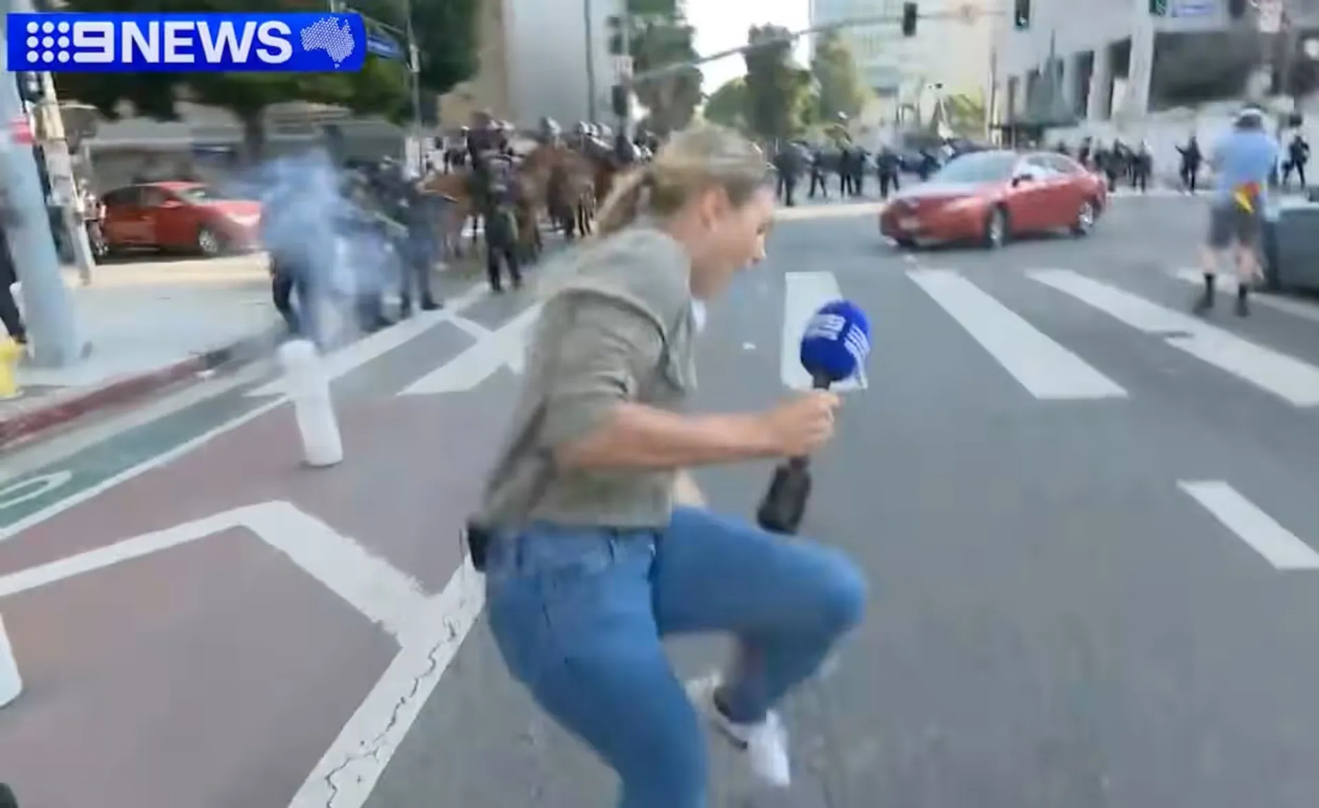 Afbeelding van Politie Los Angeles schiet op Australische journalist bij protest