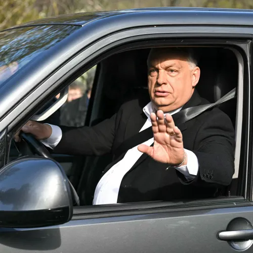 Hongaren rekenen af met corrupte autocraat Viktor Orbán, Péter Magyar wint verkiezingen