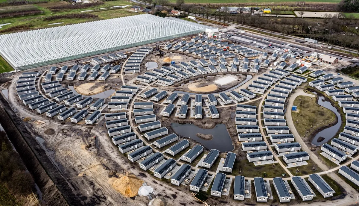 Migration's Impact on Dutch Housing Market (2015-2024)