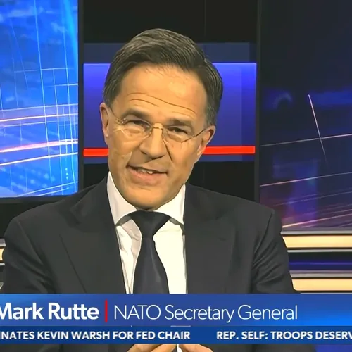 Slijmbal Rutte op extreemrechtse Amerikaanse zender: NAVO is er om VS de baas te laten spelen in de wereld