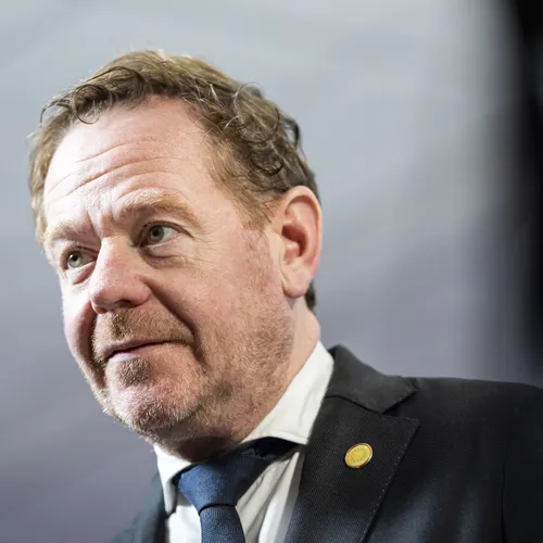 Van Weel (VVD) leest in Fabeltjeskrant dat alles nog prima okidoki functioneert in de VS