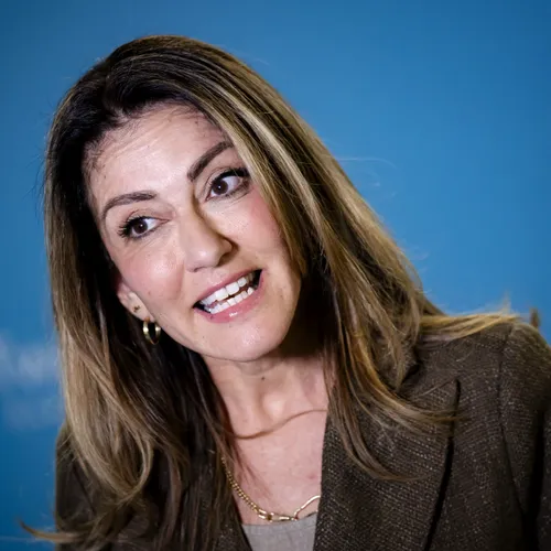 VVD moet stoppen met ‘House of Cards’ spelen