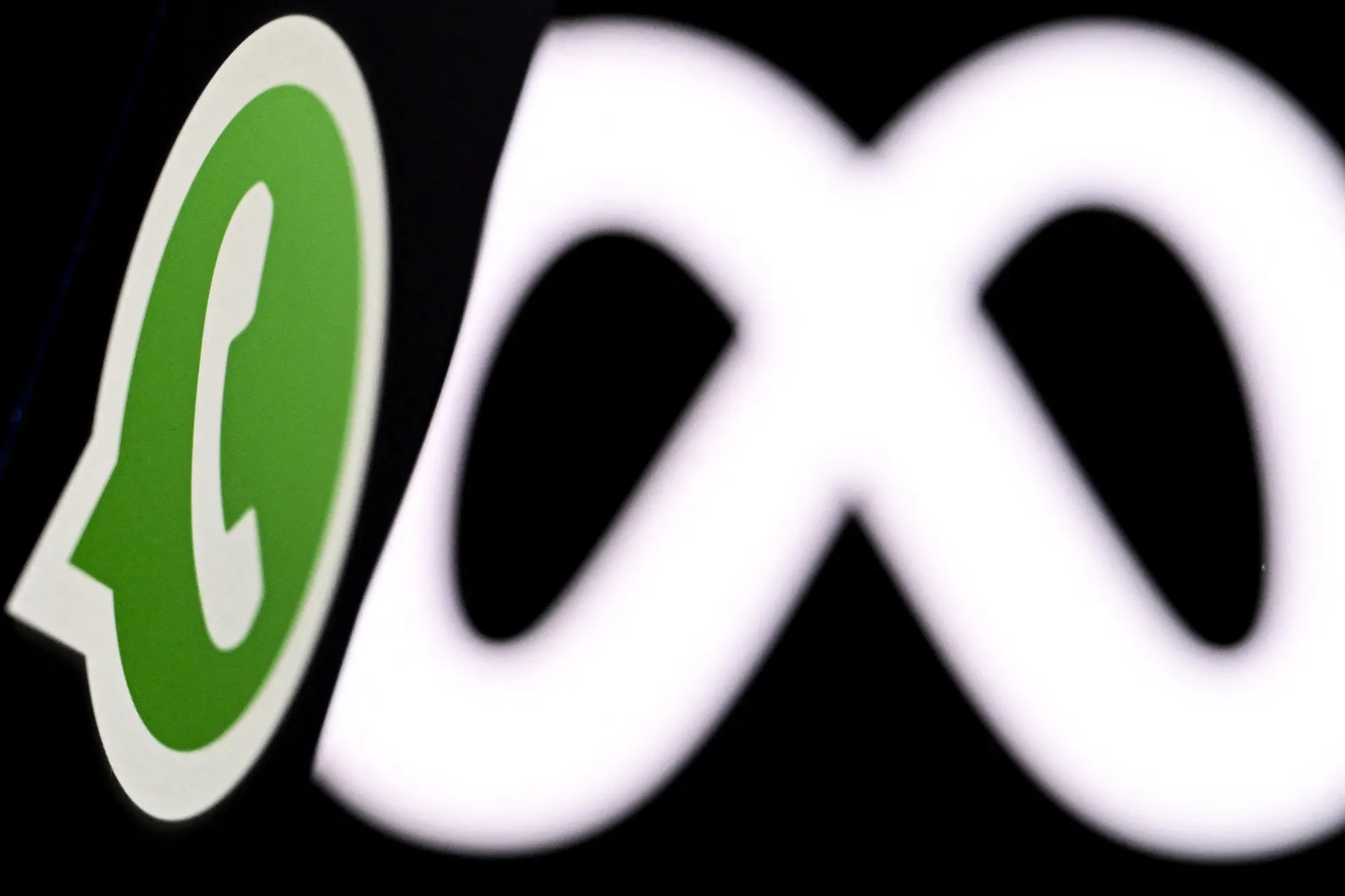 Afbeelding van WhatsApp laat het masker vallen