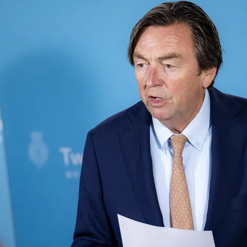 Wijers moest wel sneuvelen want hij was een obstakel in het plan van ondernemers voor een rechts kabinet