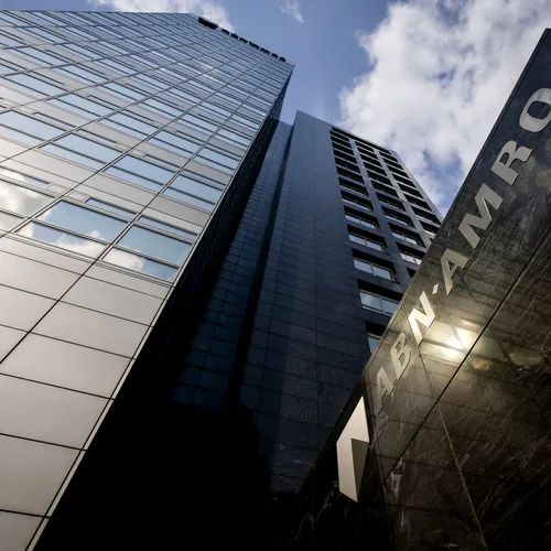 Rechtse minderheidscoalitie wil hogere bonussen voor bankiers