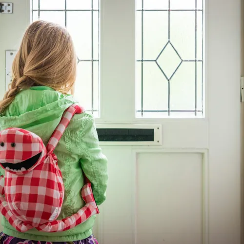 Jeugdzorg beschermt narcistische ouders, en noemt het co-ouderschap