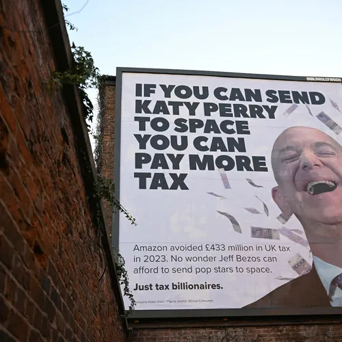 Wie steelt er geld van wie?