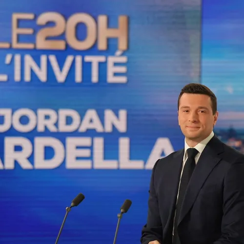 De roddelpers wordt ingezet om Frankrijk een extreemrechtse president te bezorgen, met hulp van een prinses