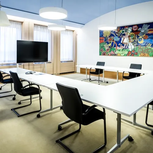 Meer salaris voor mensen aan de top terwijl de rest moet bezuinigen