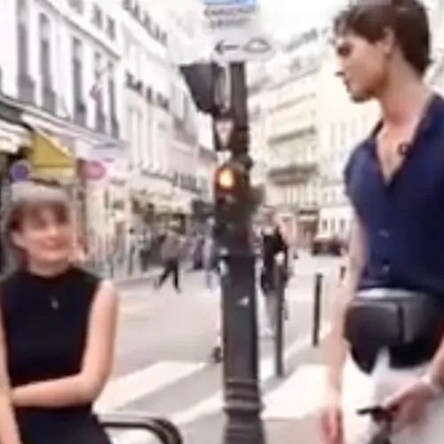 Amerikaanse manosphere influencer loopt in Parijs tegen de echte wereld op