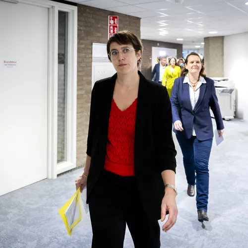 Hertzberger laat pluche boven principes gaan en keert terug in de Kamer