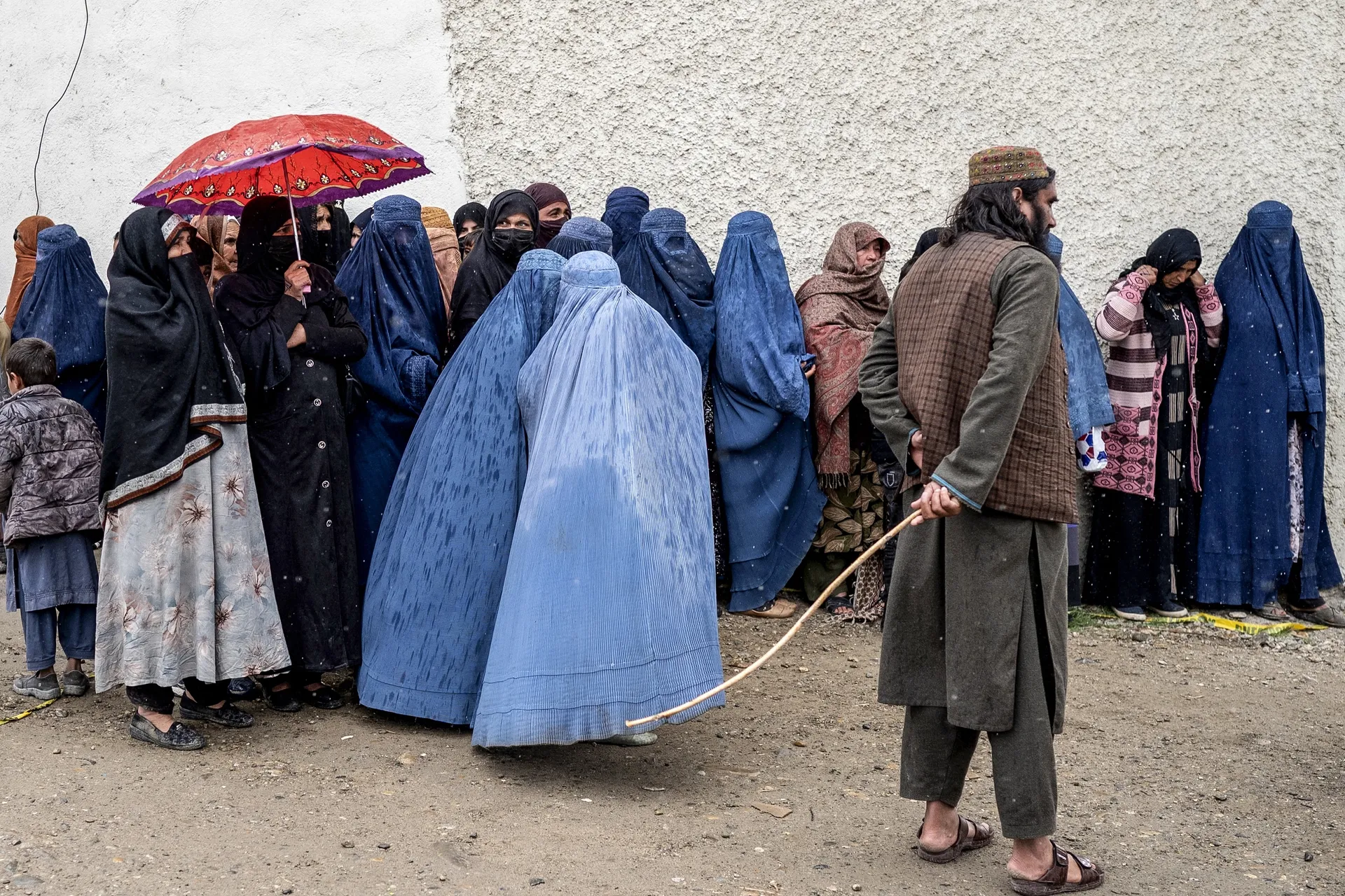 Afbeelding van IND levert Afghaanse vrouwen uit aan Taliban wegens 'niet westers' genoeg