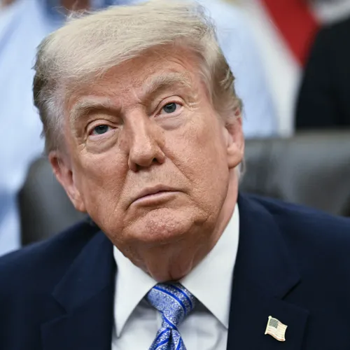Trump hijgt in de nek van Groenland en Europa staat op de weegschaal