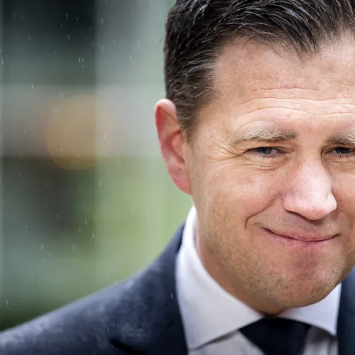 Wat werd er door minister geschrapt in brief over Voorjaarsnota?