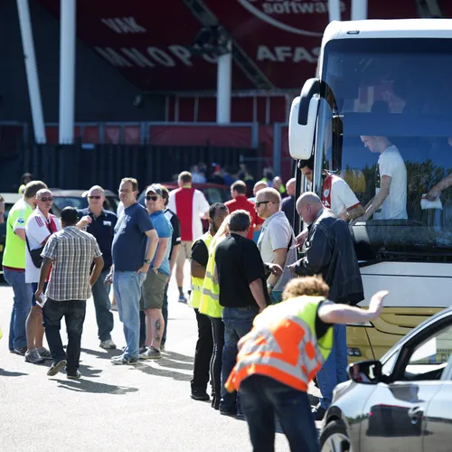 Stop met greenwashing: het voetbal verstikt zichzelf in uitlaatgassen