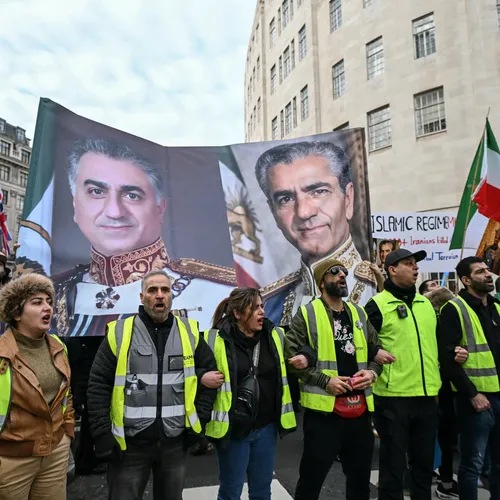 De roep om Pahlavi: wat in Nederland structureel wordt onderbelicht