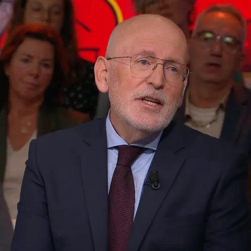 Frans Timmermans breekt een lans voor hoger minimumloon én hogere aow