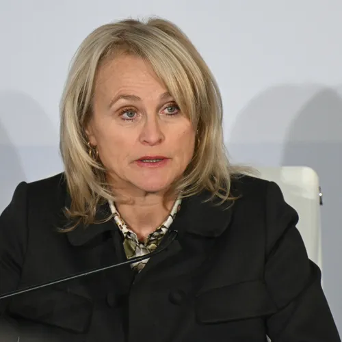 Extreme bonus voor KLM-CEO gaat zelfs VVD-minister te ver