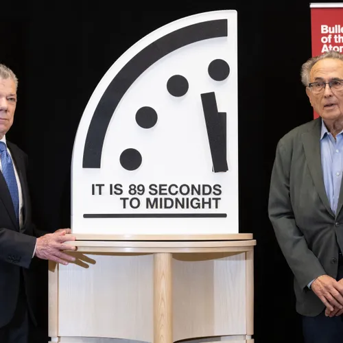 Doomsday Clock beweegt weer: Mensheid niet eerder zo dichtbij vernietiging van de wereld