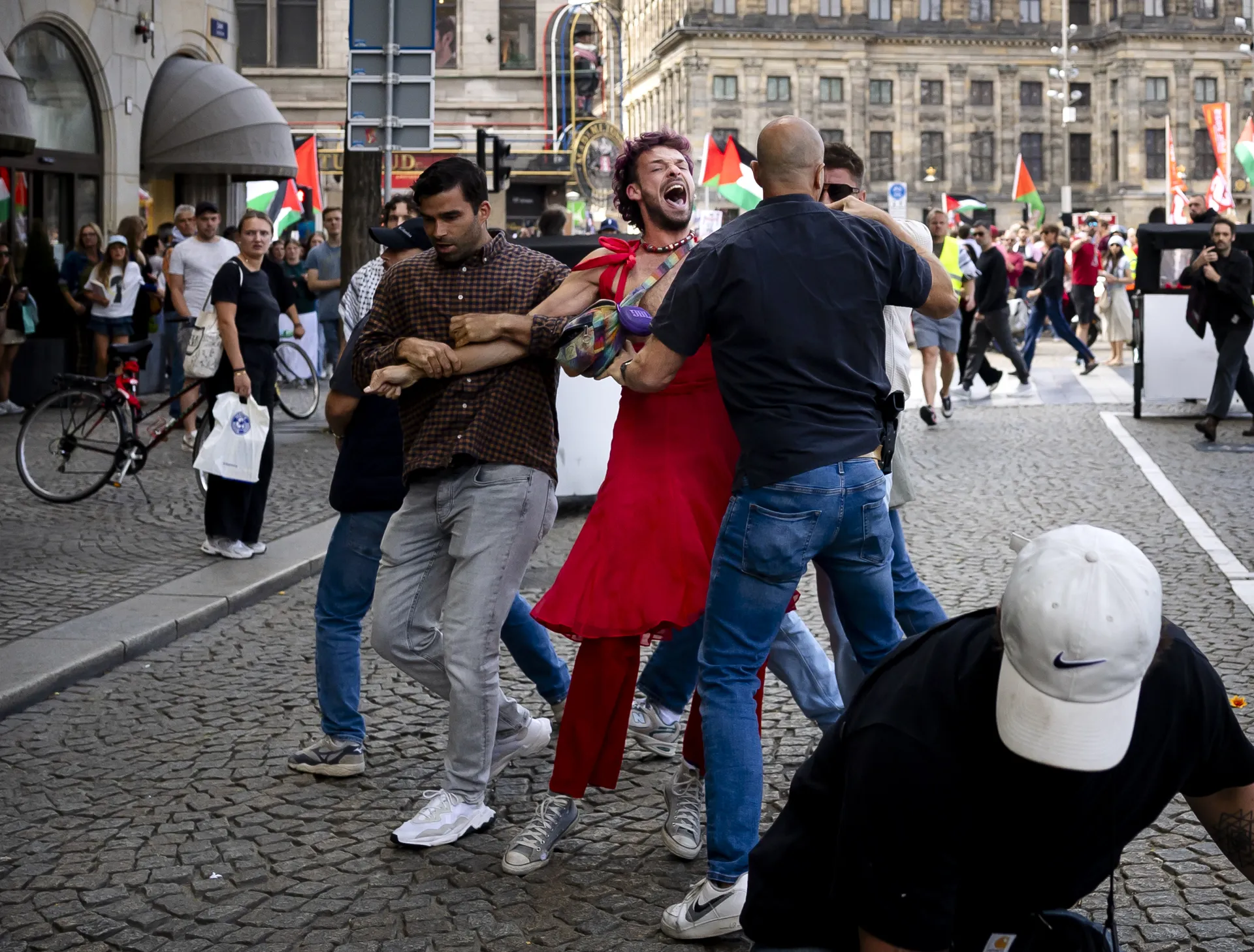 Afbeelding van Over het aanbrengen van leuzen op het Nationaal Monument