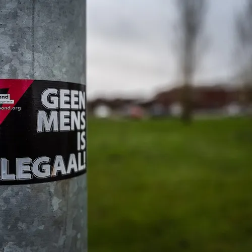 Stop met 'Geen mens is illegaal' als campagnetaal