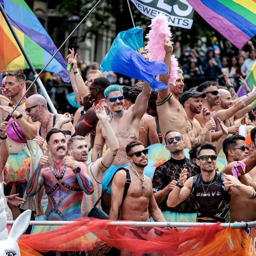 Fascisme duldt geen feministen, geen queers en geen kritische rechter: tijd om te kiezen