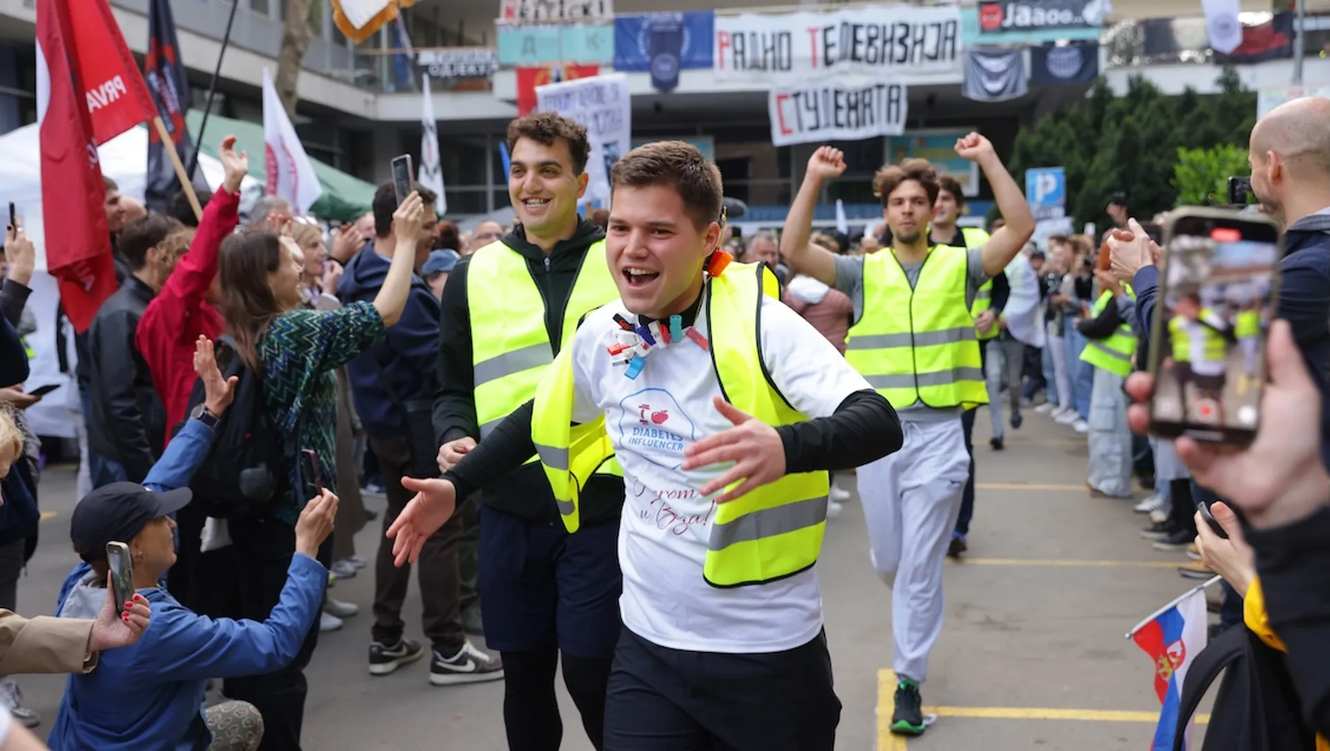 Afbeelding van Waarom zwijgt Europa zo hard over de protesten in Servië?