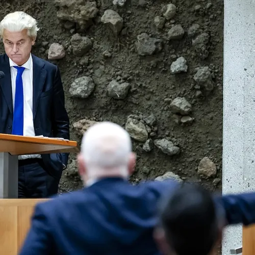 Nu Wilders blijft escaleren moet Timmermans gaan uitdagen