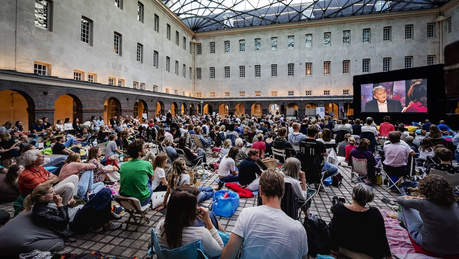 Afbeelding van Haagse IQ-haat slaat toe: Zomergasten sneuvelt vanwege draconische bezuinigingen op NPO