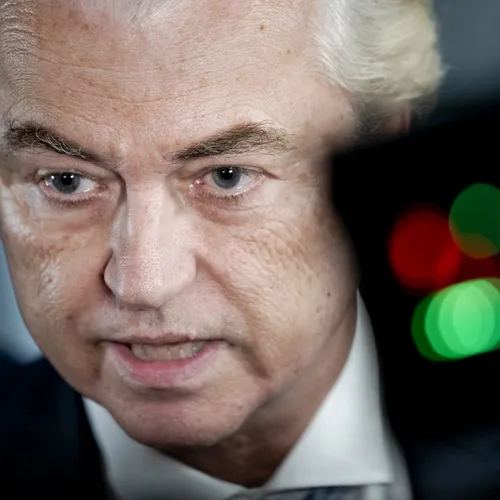 Omdat PVV’ers niks kunnen, dreigt Wilders maar weer eens met het opblazen van zijn kneuzenkabinet