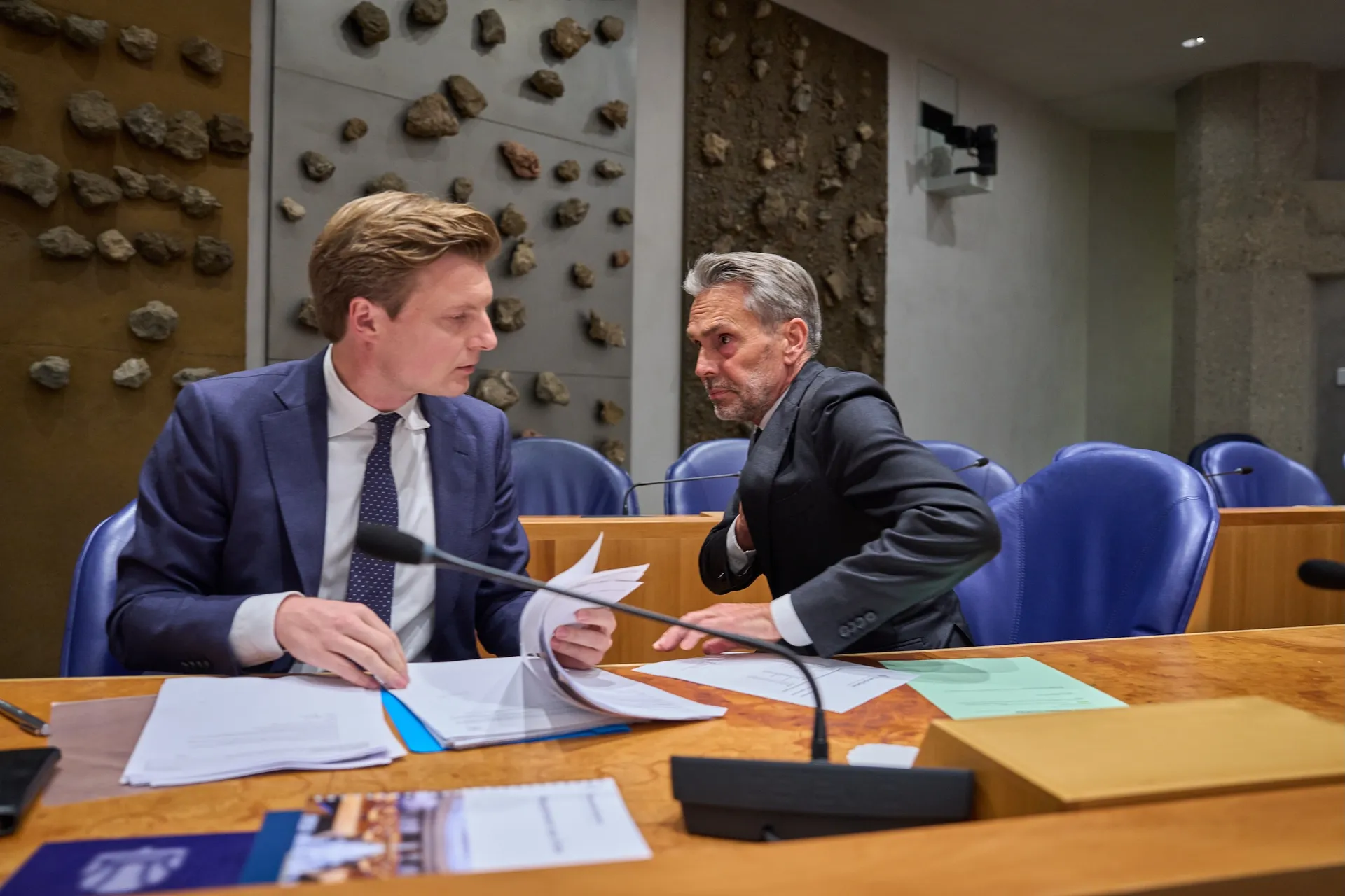 Afbeelding van Nederland in crisis: een politiek circus zonder beleidskompas