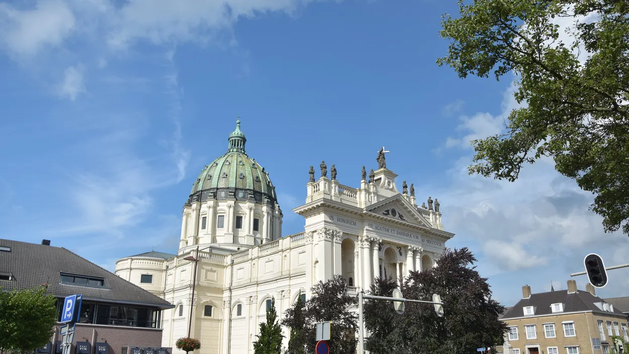 Corona maakt versneld einde aan de katholieke kerk in Nederland - Joop ...