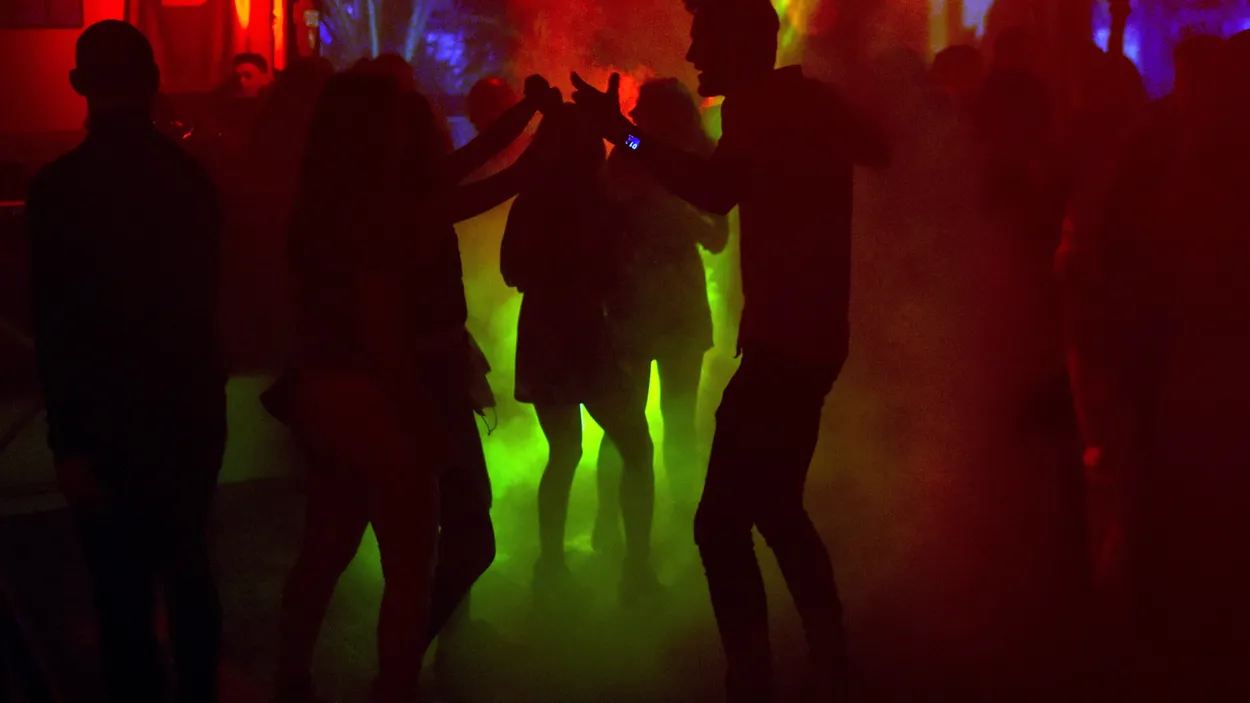 TOPSHOTS - FRANCE - HEALTH - VIRUS - NIGHTCLUB