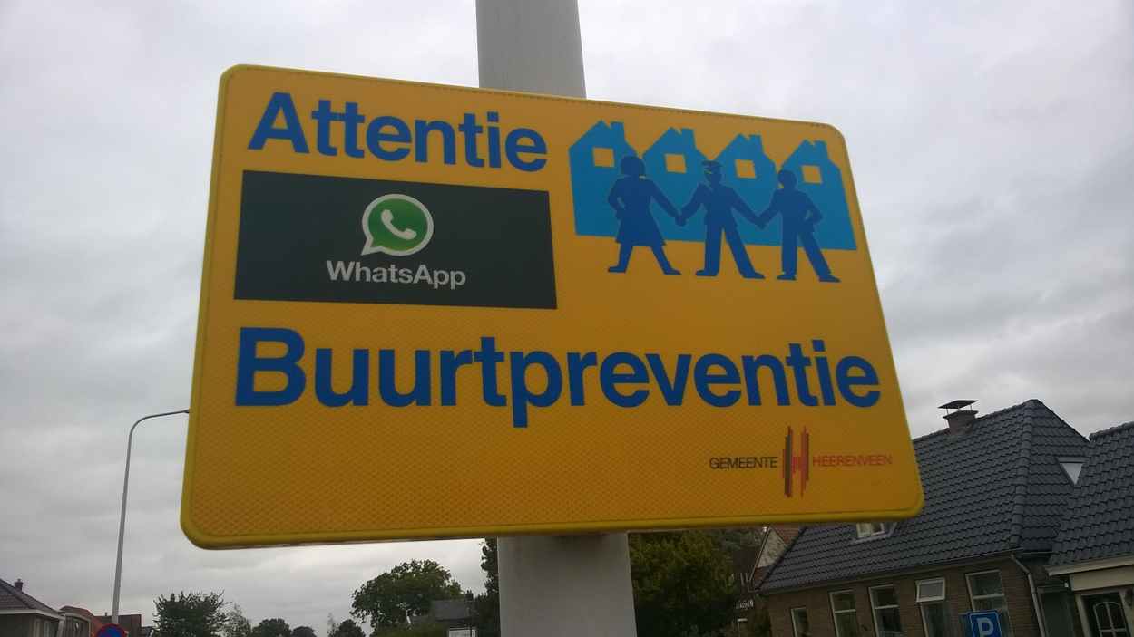 Attentie_WhatsApp_Buurtpreventie_sign,_Heerenveen_(2018)